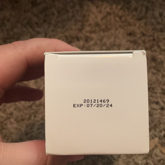 MAD Skincare Age Diffusing Cleanser - BNIB - Picture 2 of 3